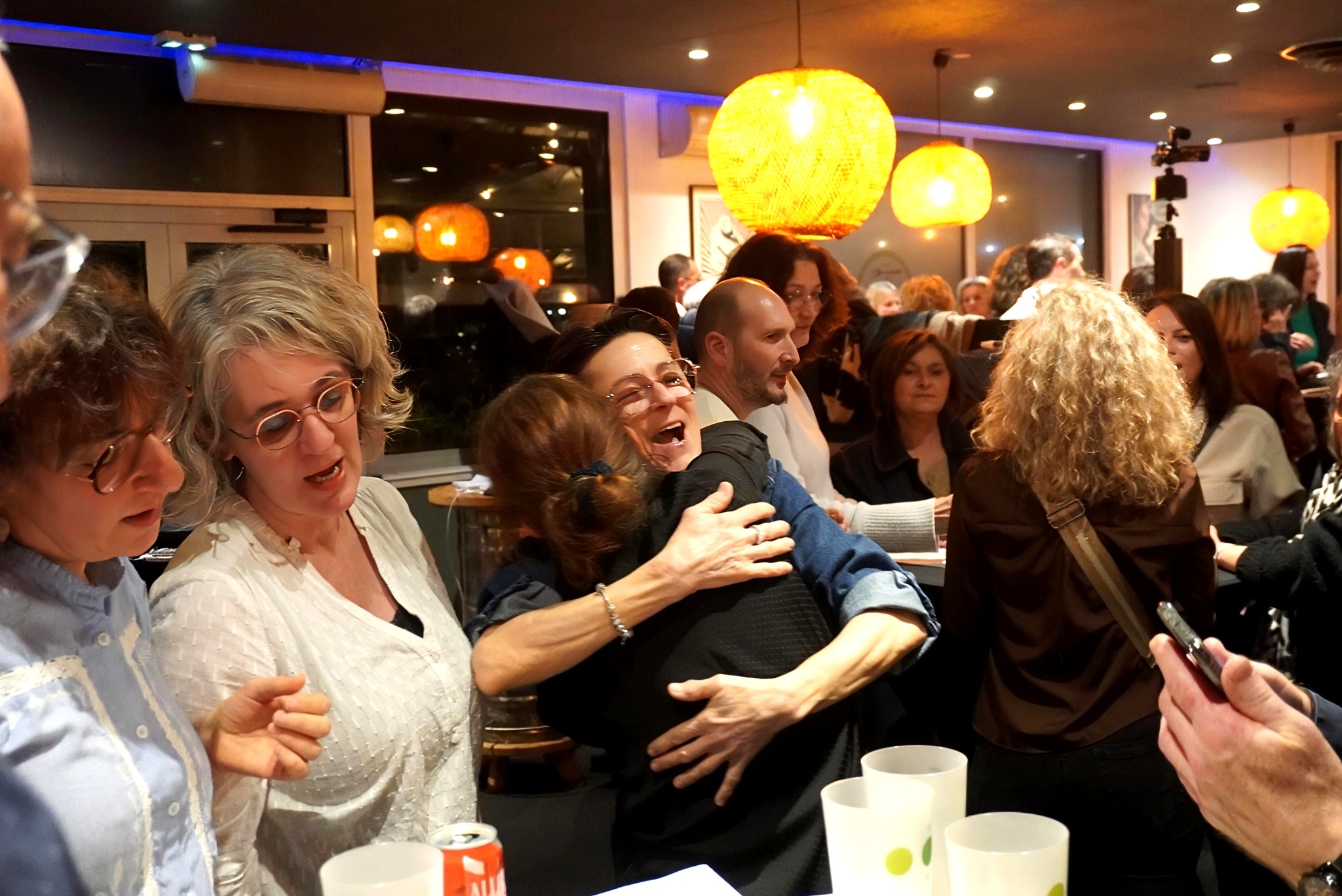 Ambiance festive et chant collectif